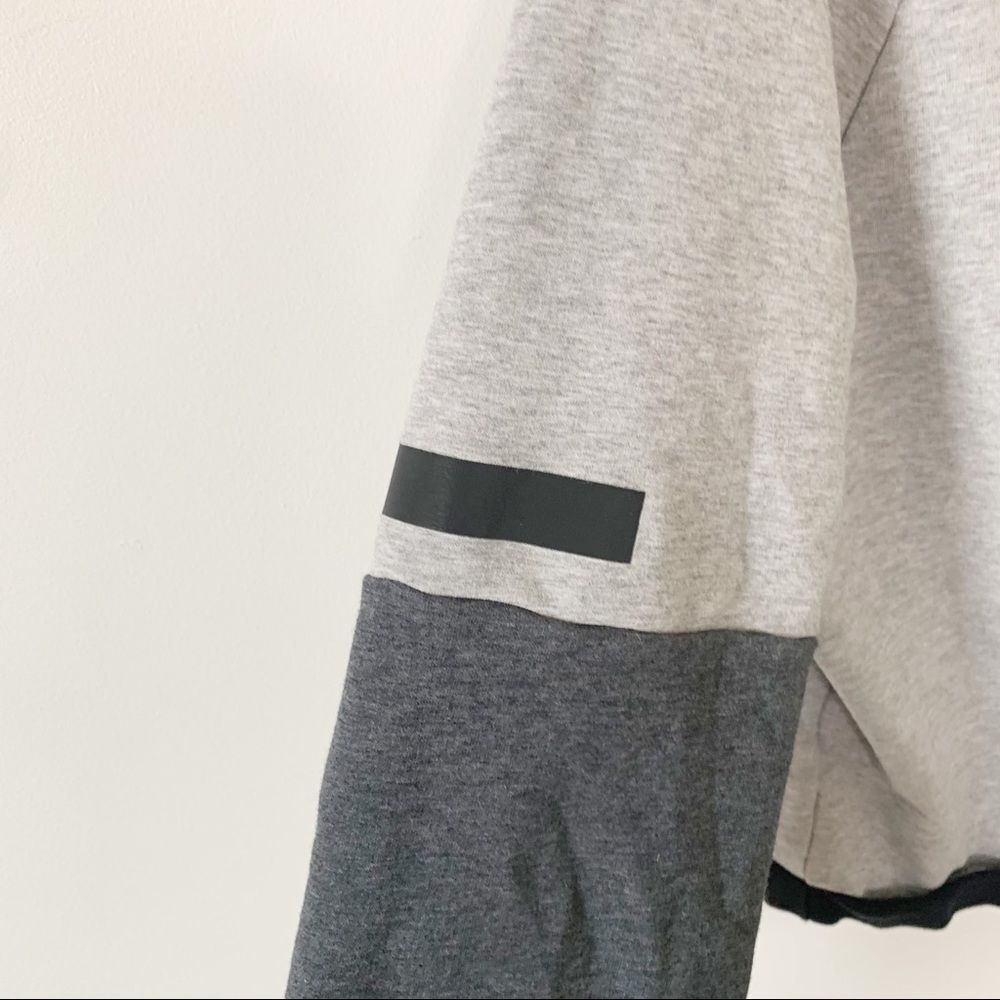 Reebok Gray and Black Sweatshirt - Picture 3 of 8